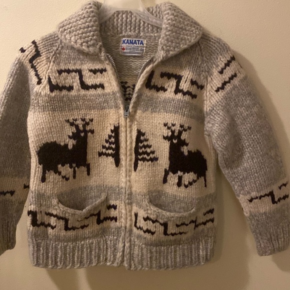 Kanata hand knits sweater - Picture 1 of 4